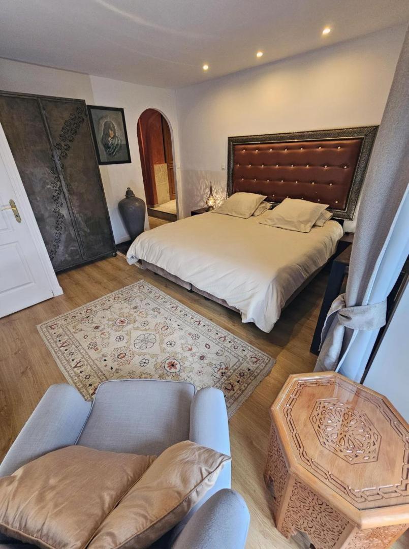 Le Corrigot Hotel Pierry Bilik gambar