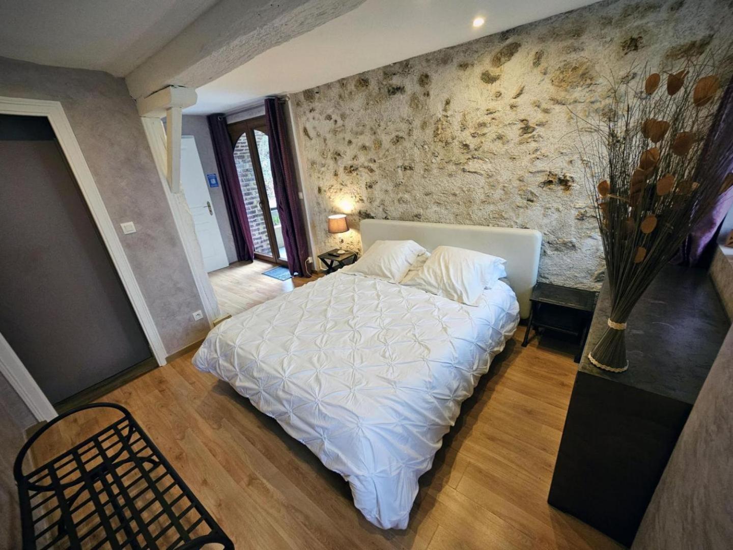 Le Corrigot Hotel Pierry Bilik gambar